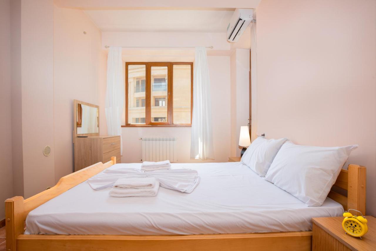Stay Inn Apartments On Amiryan 4-6 Erivan Exterior foto